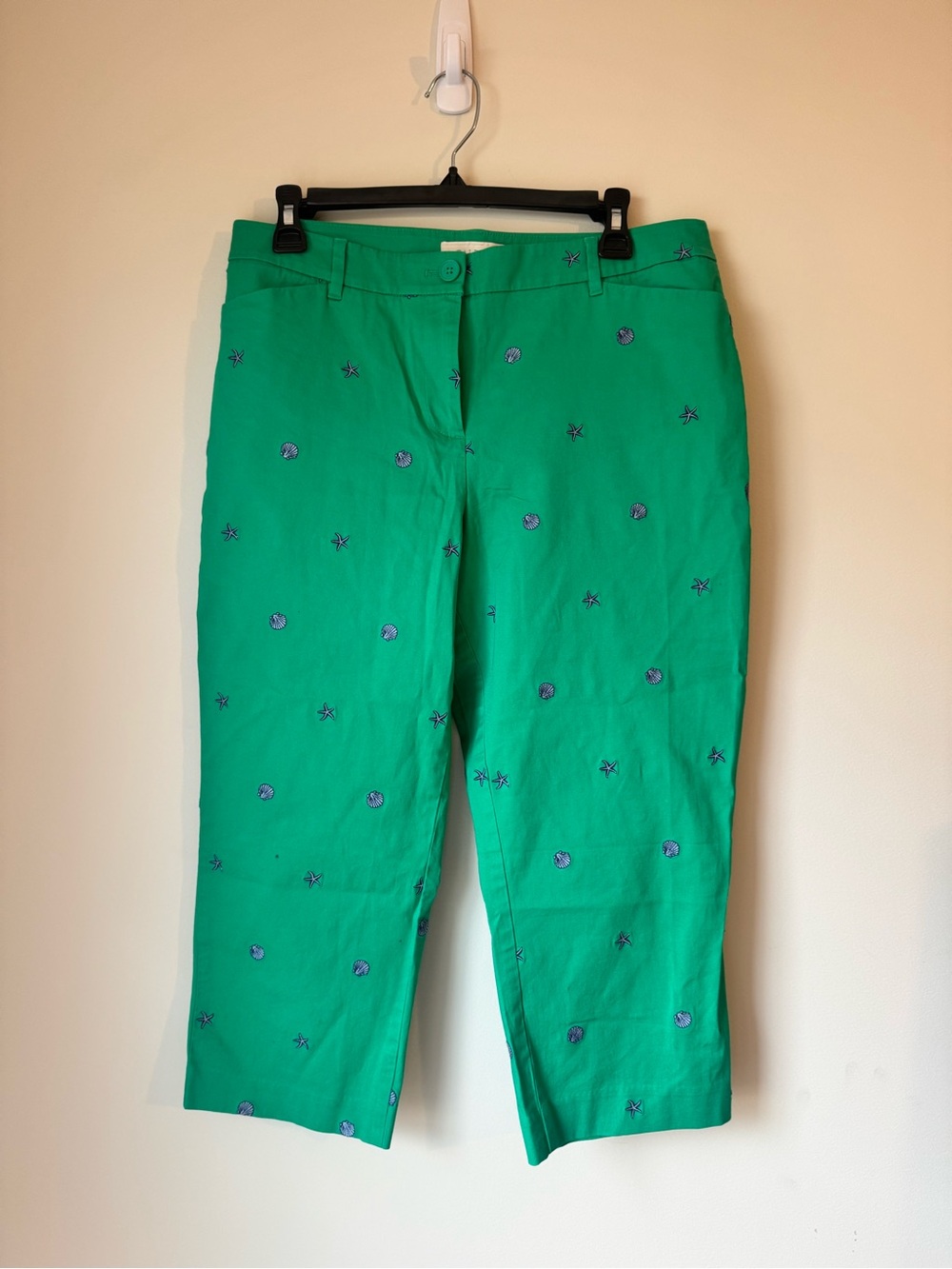 Talbots Green Embroidered Shell Motif Cropped Pants